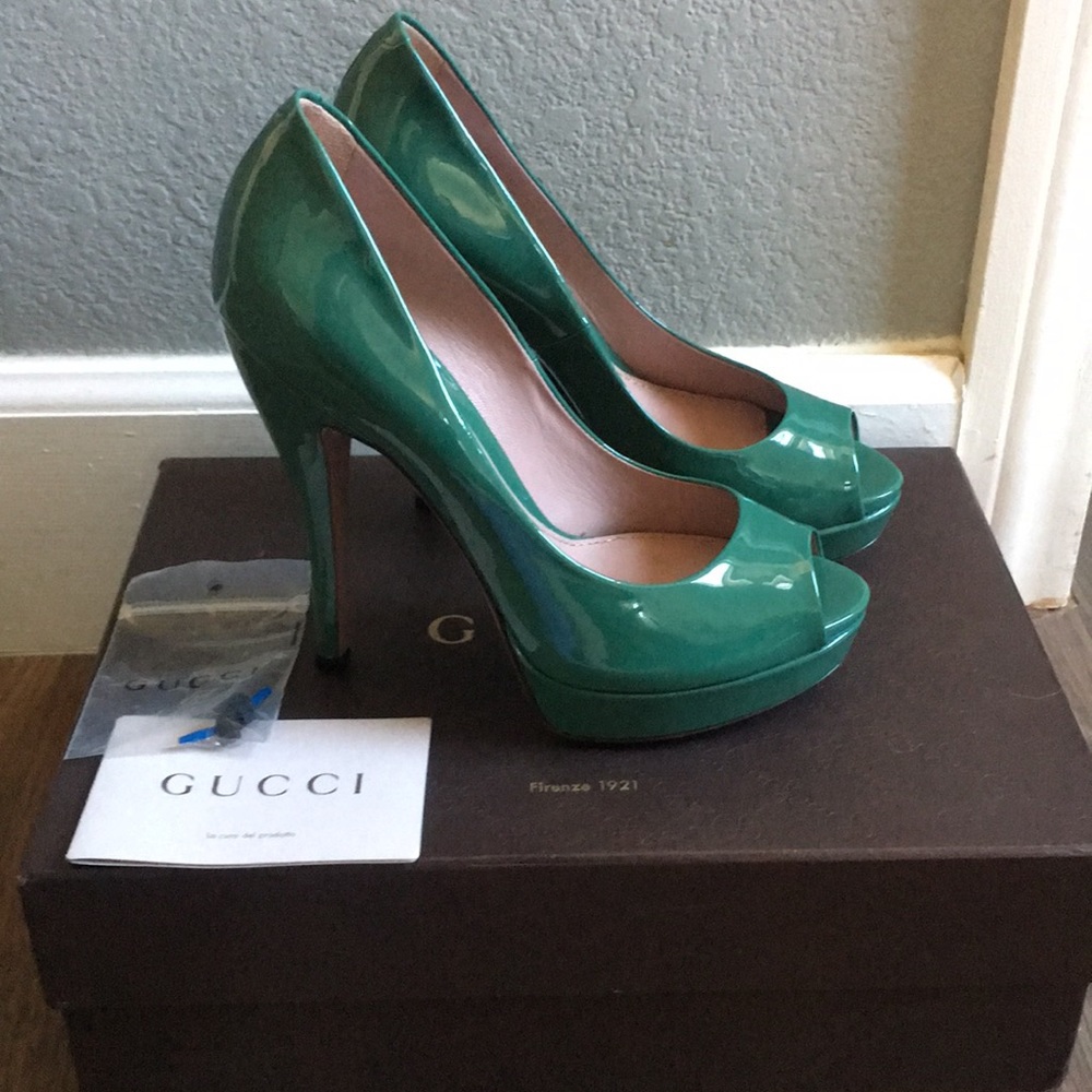New Gucci Lisbeth Peep Toe Heels 7.5
